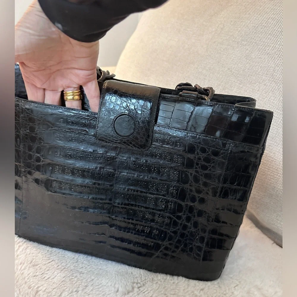 NANCY GONGALES ALLIGATOR SHOULDER HANDBAG.
Like New - Picture 11 of 14